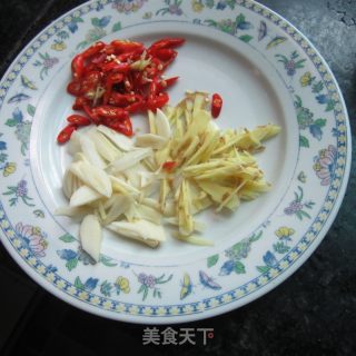 尖椒蒜香面的做法步骤：1
