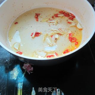 尖椒蒜香面的做法步骤：2