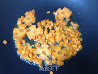 杂锦鲜菇版蛋炒饭的做法步骤：1