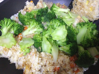 杂锦鲜菇版蛋炒饭的做法步骤：4