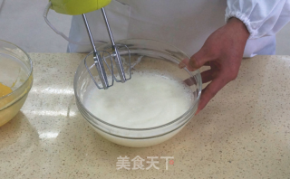 超详细8寸戚风蛋糕制作方法及注意事项的做法步骤：9
