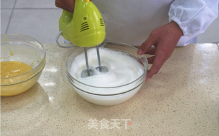 超详细8寸戚风蛋糕制作方法及注意事项的做法步骤：10