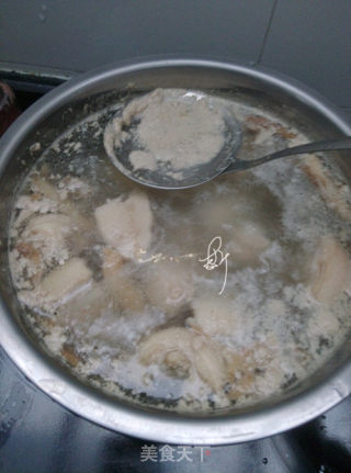 沙参玉竹煲鸭汤的做法步骤：4