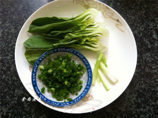 咖喱鱼蛋鲜虾面的做法步骤：4