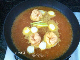 咖喱鱼蛋鲜虾面的做法步骤：11