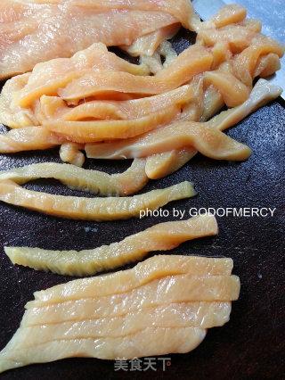 简单食材打造曼妙小狐仙=战胜脂肪鸡脯肉烩杏鲍菇的做法步骤：3