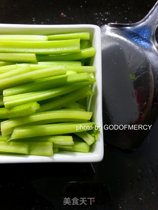 简单食材打造曼妙小狐仙=战胜脂肪鸡脯肉烩杏鲍菇的做法步骤：15