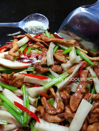 简单食材打造曼妙小狐仙=战胜脂肪鸡脯肉烩杏鲍菇的做法步骤：20