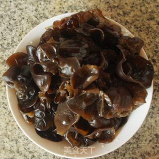 木耳黄瓜炒虾仁的做法步骤：4