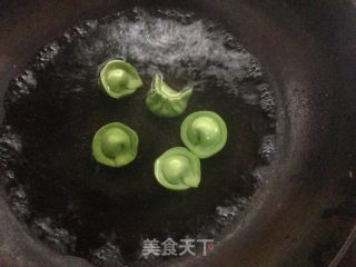 菠菜水饺的做法步骤：12