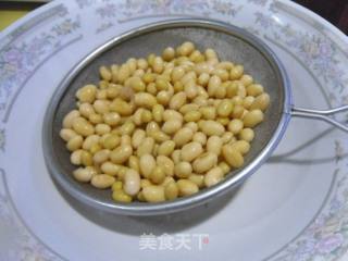 银耳豆浆的做法步骤：2