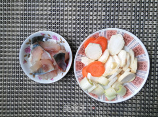 杏鲍菇炒巴沙鱼片的做法步骤：3