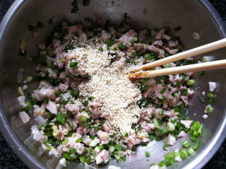 香煎咸肉饼的做法步骤：13