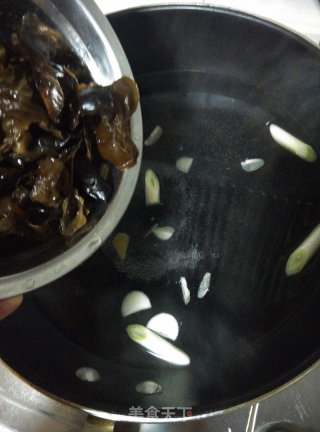 黑木耳鱼丸汤的做法步骤：10