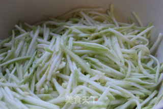 快手早餐——西葫芦鸡蛋饼（糊塌子）的做法步骤：1