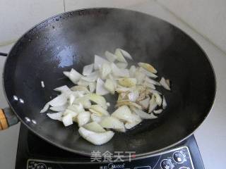 筋头巴脑炒青椒的做法步骤：4