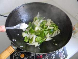 筋头巴脑炒青椒的做法步骤：6