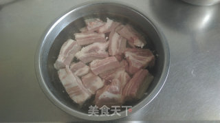 叉烧排骨的做法步骤：1