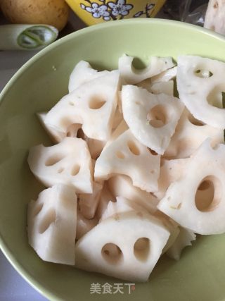 莲藕排骨汤的做法步骤：8