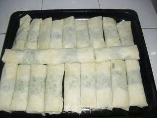 荠菜春卷的做法步骤：10