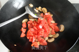 番茄口蘑蛋花汤的做法步骤：5