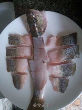 麒麟鲈鱼的做法步骤：6
