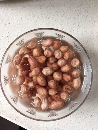 花生香菇羊肉汤的做法步骤：1