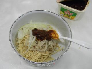 豆皮拌金针菇的做法步骤：5