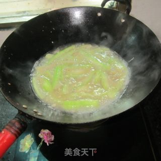 煎鸡蛋丝瓜面的做法步骤：7