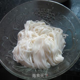煎鸡蛋丝瓜面的做法步骤：11