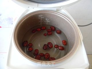 红枣玉米粥的做法步骤：2