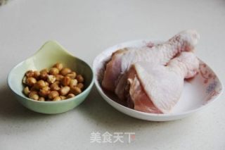 宫保鸡丁的做法步骤：1