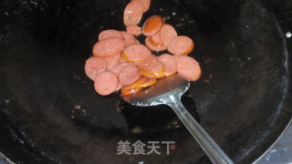 家常的滋味（四）——脆皮烤肠炒青椒丝的做法步骤：4