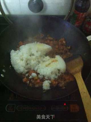 腊肠茄汁炒饭的做法步骤：5