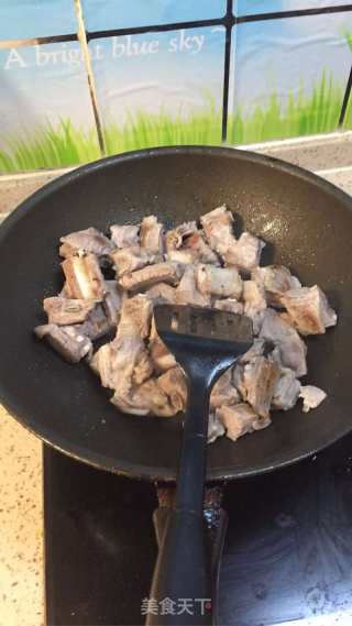 秘制红烧排骨的做法步骤：3