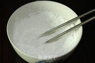 花开富贵—榨菜五彩福包的做法步骤：1