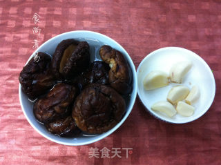 冬菇焖排骨的做法步骤：2
