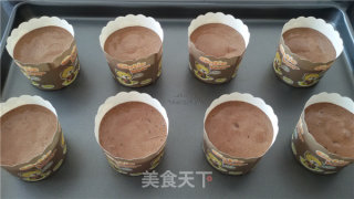 时尚新宠——浓香巧克力奶油杯子蛋糕的做法步骤：13