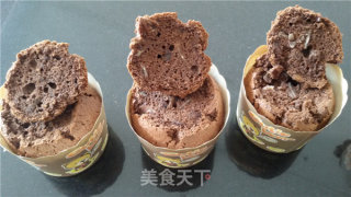 时尚新宠——浓香巧克力奶油杯子蛋糕的做法步骤：15