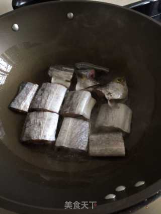 香煎带鱼的做法步骤：3