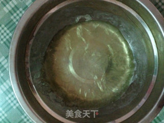 黑糖果干戚风蛋糕的做法步骤：2