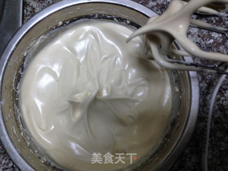 黑糖果干戚风蛋糕的做法步骤：6