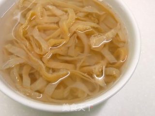 盐葱银丝海蜇皮 ☆唬很大海蜇皮2的做法步骤：3