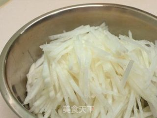 盐葱银丝海蜇皮 ☆唬很大海蜇皮2的做法步骤：4