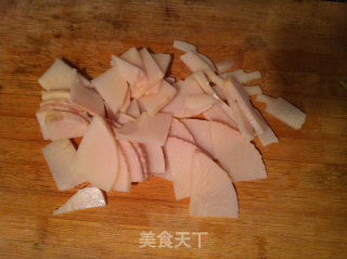 胡萝卜炒竹笋的做法步骤：2