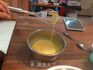手绘草莓蛋糕卷的做法步骤：3