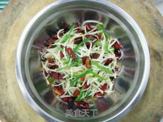 香辣绿豆芽的做法步骤：6