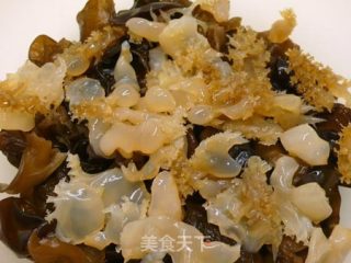 香醋木耳蜇头 ☆唬很大海蜇皮4的做法步骤：6