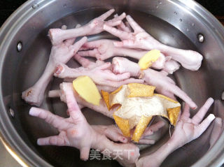 红烧鸡爪的做法步骤：2