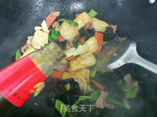 木耳辣椒烧豆腐的做法步骤：10